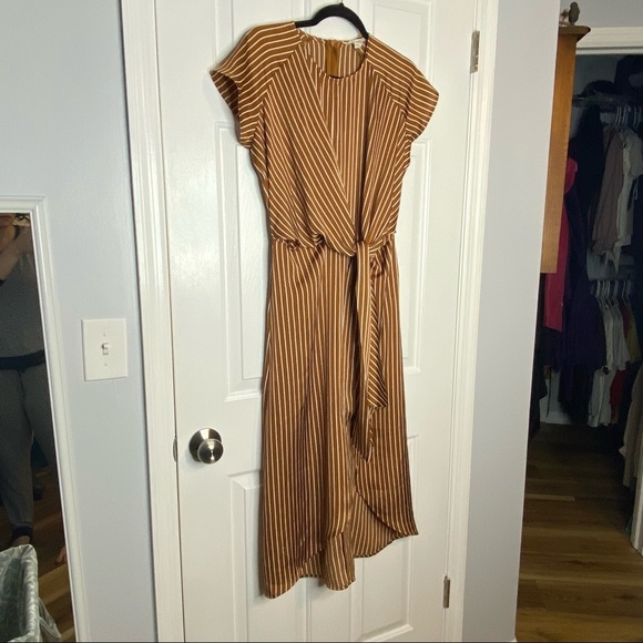 Francesca’s Closet Sandy & Sid Dress Brown Wrap Front striped midi ruffle skirt - Picture 2 of 9